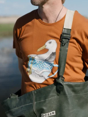 Lakor Seagull in a cup t-shirt Mocha Bisque